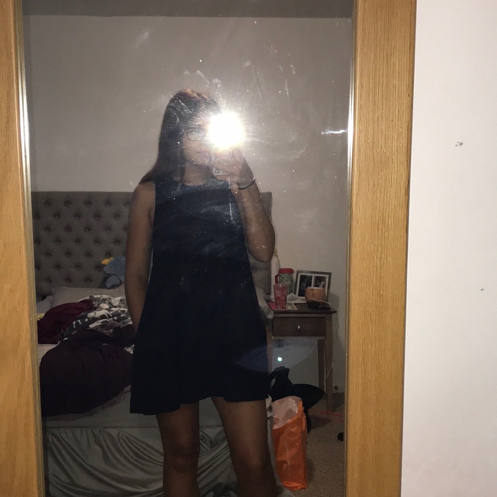 Dress - Picture 2 of 4